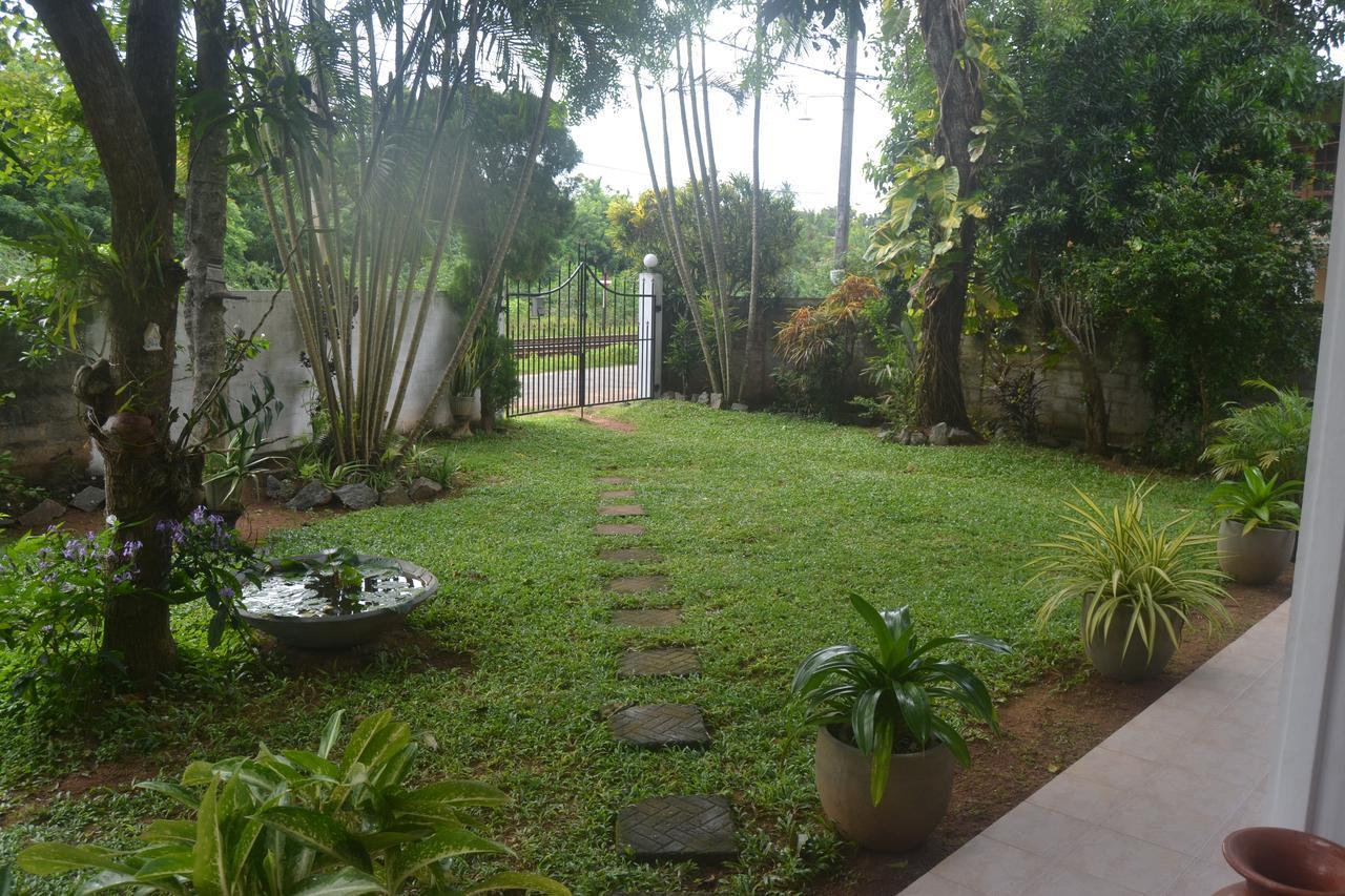 Villa Kuma Side Wadduwa
